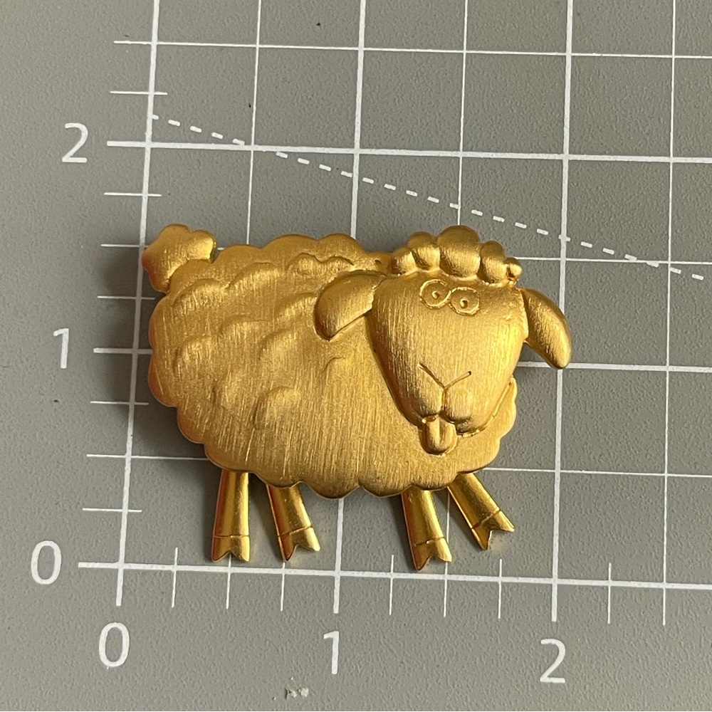 JJ Signed Vintage Jonette Jewelry Gold Tone Sheep With Dangle Legs Brooch. P - Picture 3 of 3